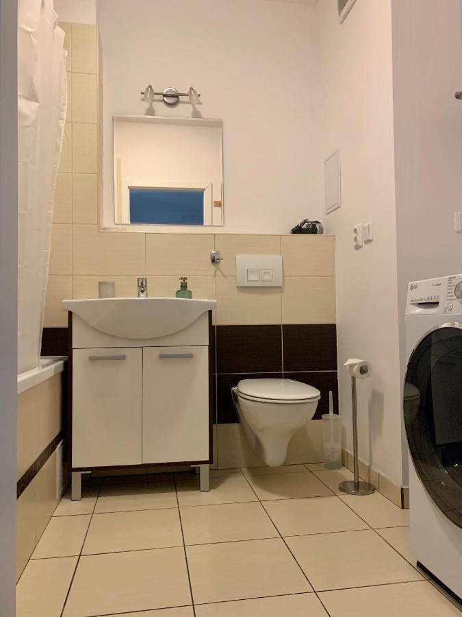 Bl - The Executive Suite, Boru - 24Hr Self Check-In, Free Private Parking, Balcony With Mountain View, 5 Minute Walk To City Center Banská Bystrica Buitenkant foto